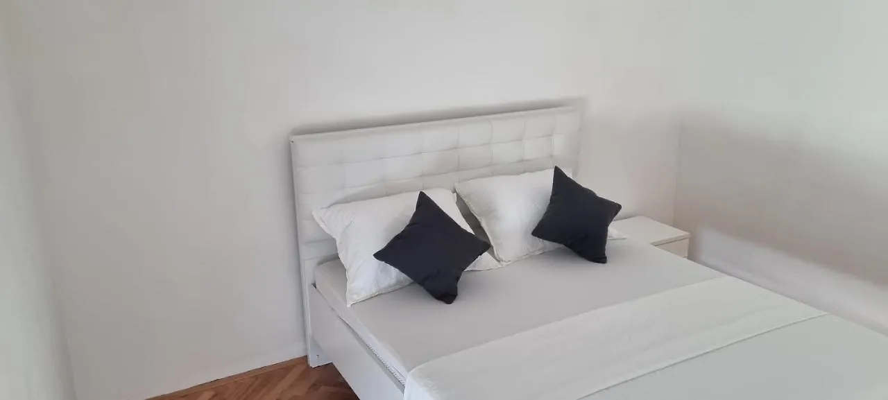 Apartmani Domink 0*, Split Croatia